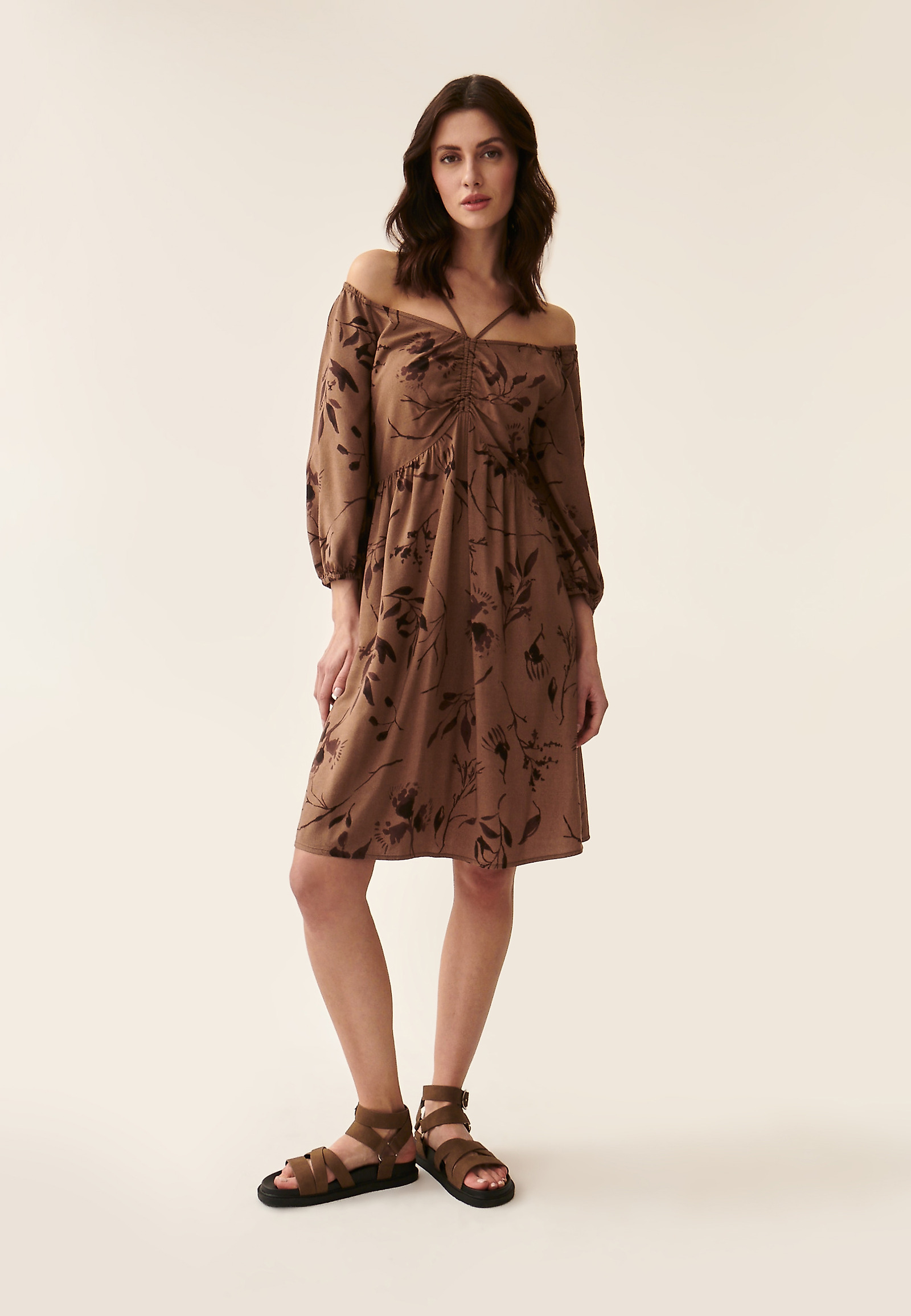 LETNIA SUKIENKA W KWIATOWY PRINT PALMIKA LETNIA SUKIENKA W KWIATOWY PRINT PALMIKA MULTIKOLOR 87932