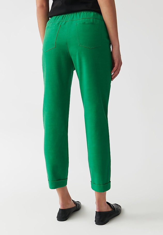 LADIES’ JOGGER TROUSERS WITH AN ELASTIC - SUDIKI 1 LADIES’ JOGGER TROUSERS WITH AN ELASTIC - SUDIKI 1 ZIELONY 4