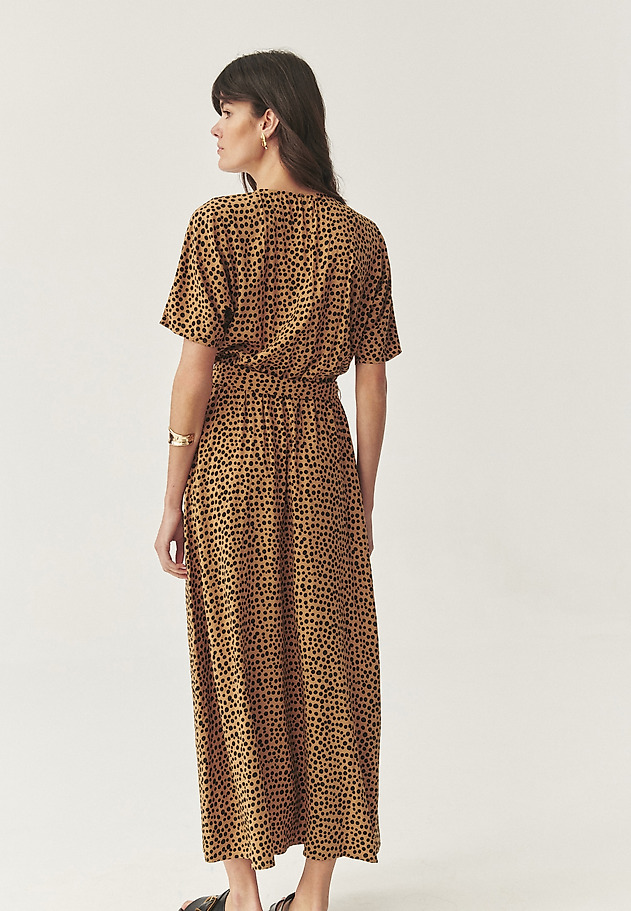 MAXI ŠATY S ORIGINÁLNYM DIZAJNOM V TVARE OBÁLKY - LEOSIA MAXI ŠATY S ORIGINÁLNYM DIZAJNOM V TVARE OBÁLKY - LEOSIA VIACFAREBNÝ 4