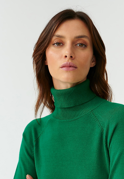CLASSIC LADIES’ SWEATER WITH A TURTLENECK NEKOKI 1 GREEN 2