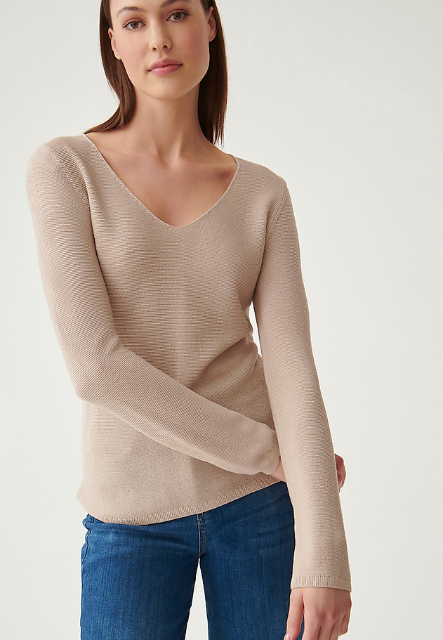 LADIES' CLASSIC SWEATER TESSO LADIES' CLASSIC SWEATER TESSO BEŻOWY 5