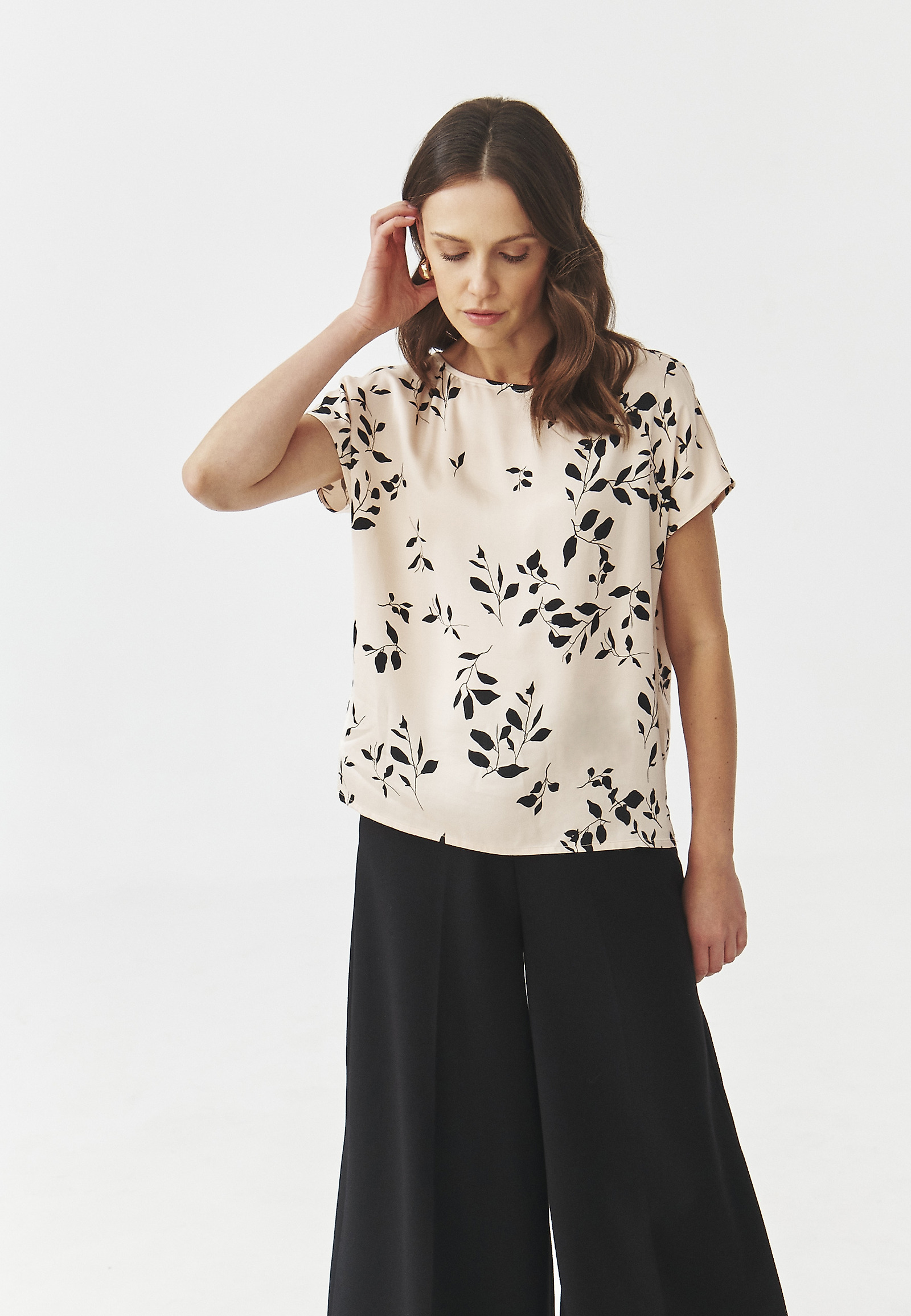 BLUZA Z VZORCEM IZ VISKOZNEGA SATENA - OMA 1 BLUZA Z VZORCEM IZ VISKOZNEGA SATENA - OMA 1 VEČBARVNA 107237