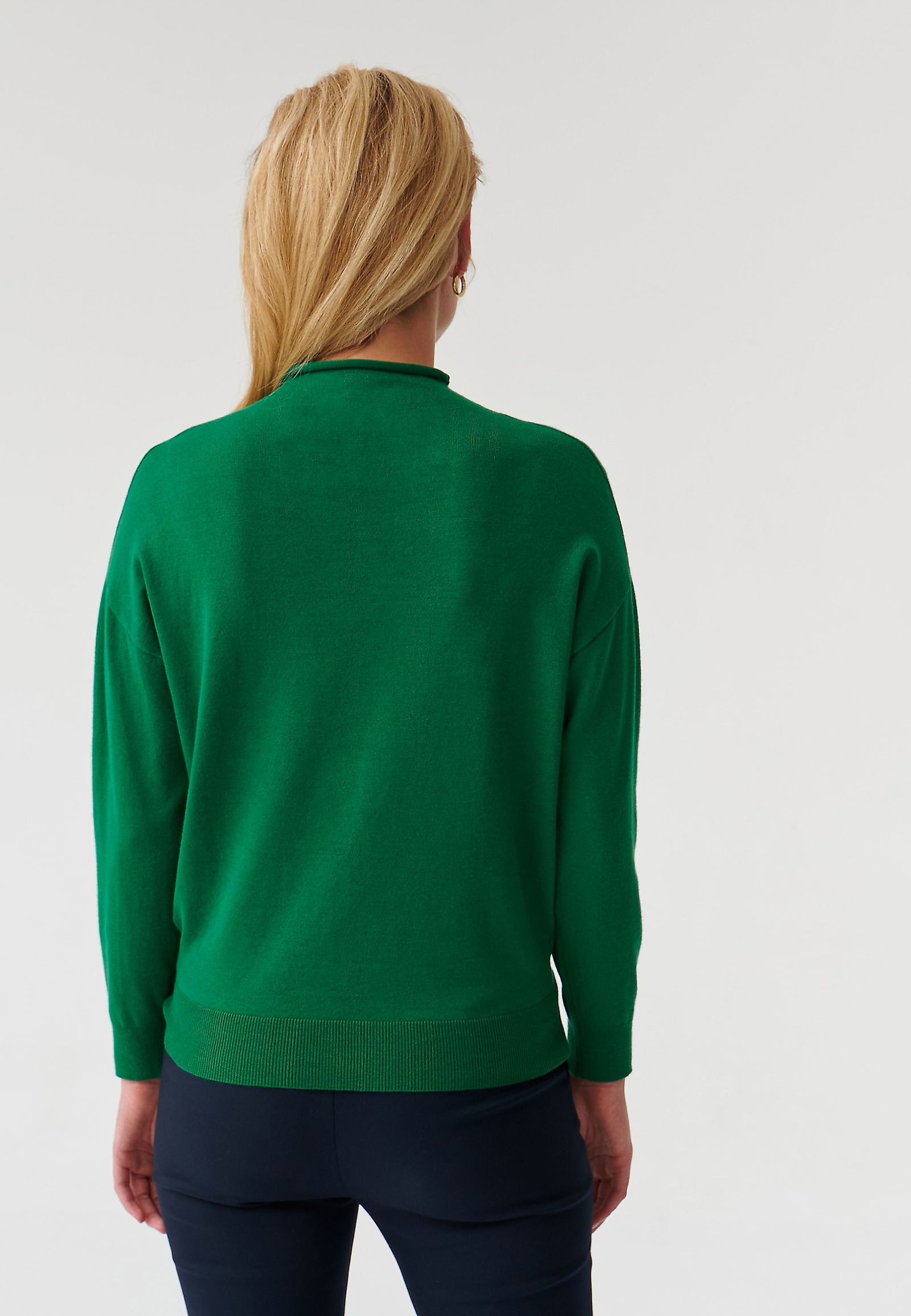 SWETER DAMSKI Z PÓŁGOLFEM NAVI SWETER DAMSKI Z PÓŁGOLFEM NAVI ZIELONY 90286