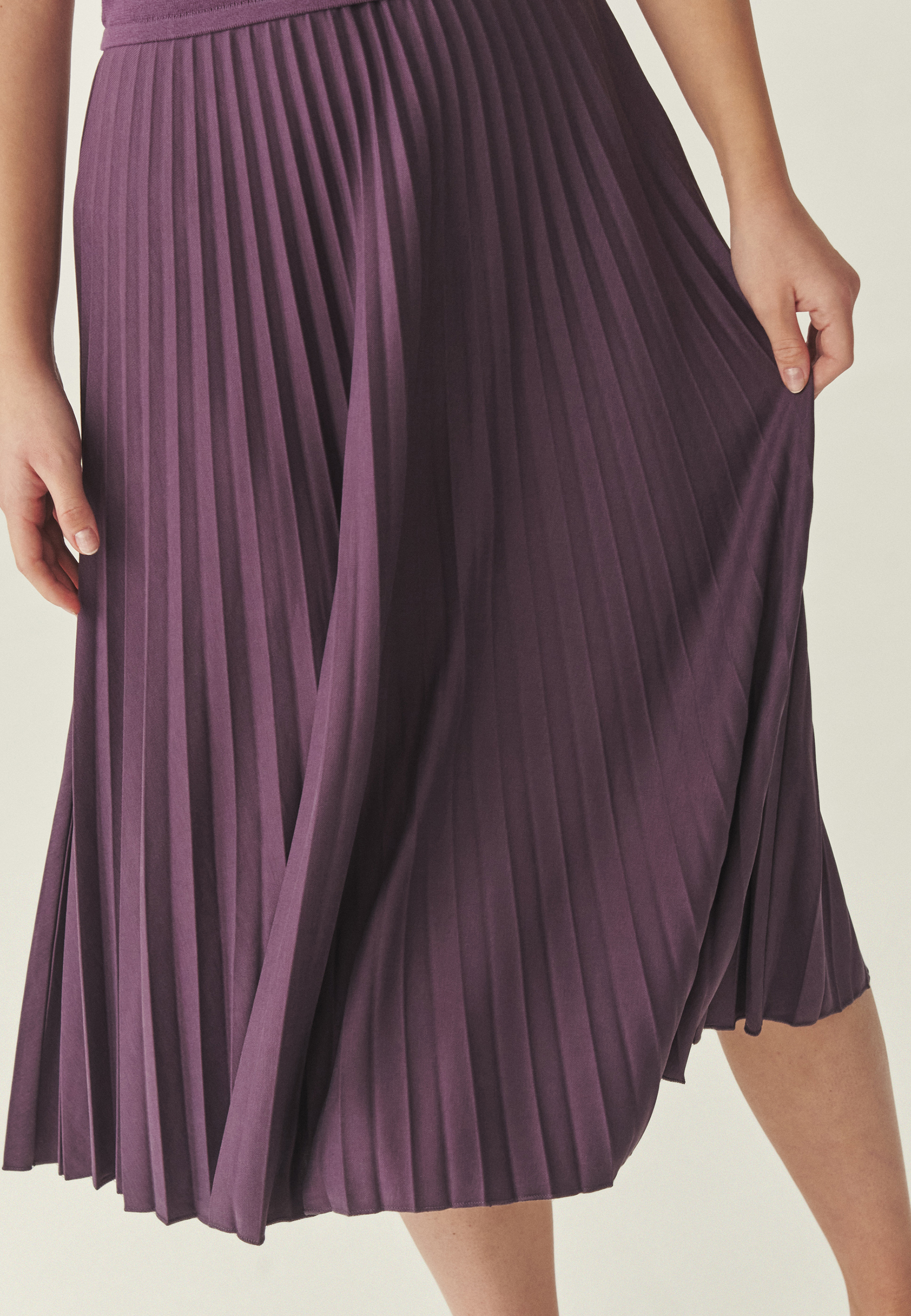 PLISOWANA SUKIENKA Z DZIANINY - ISERI FIOLETOWY 2