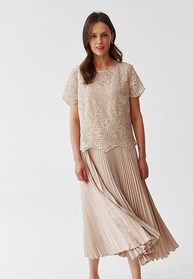 LADIES' PLEATED MIDI DRESS WITH A LACE COVER - LUNA color bezowy LADIES' PLEATED MIDI DRESS WITH A LACE COVER - LUNA color bezowy