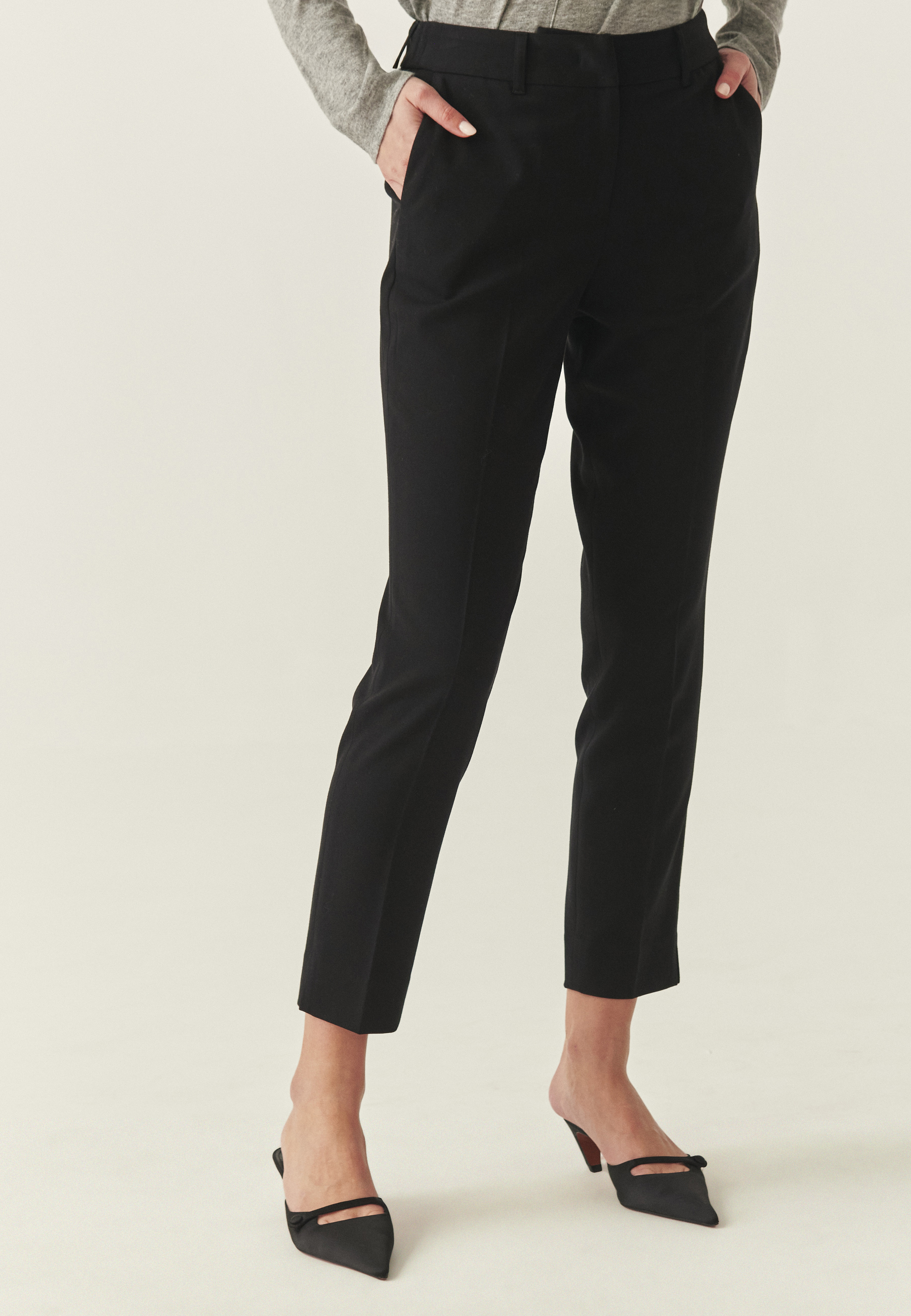 GARNITUROWE SPODNIE Z KANTEM - KOLIA CZARNY 2