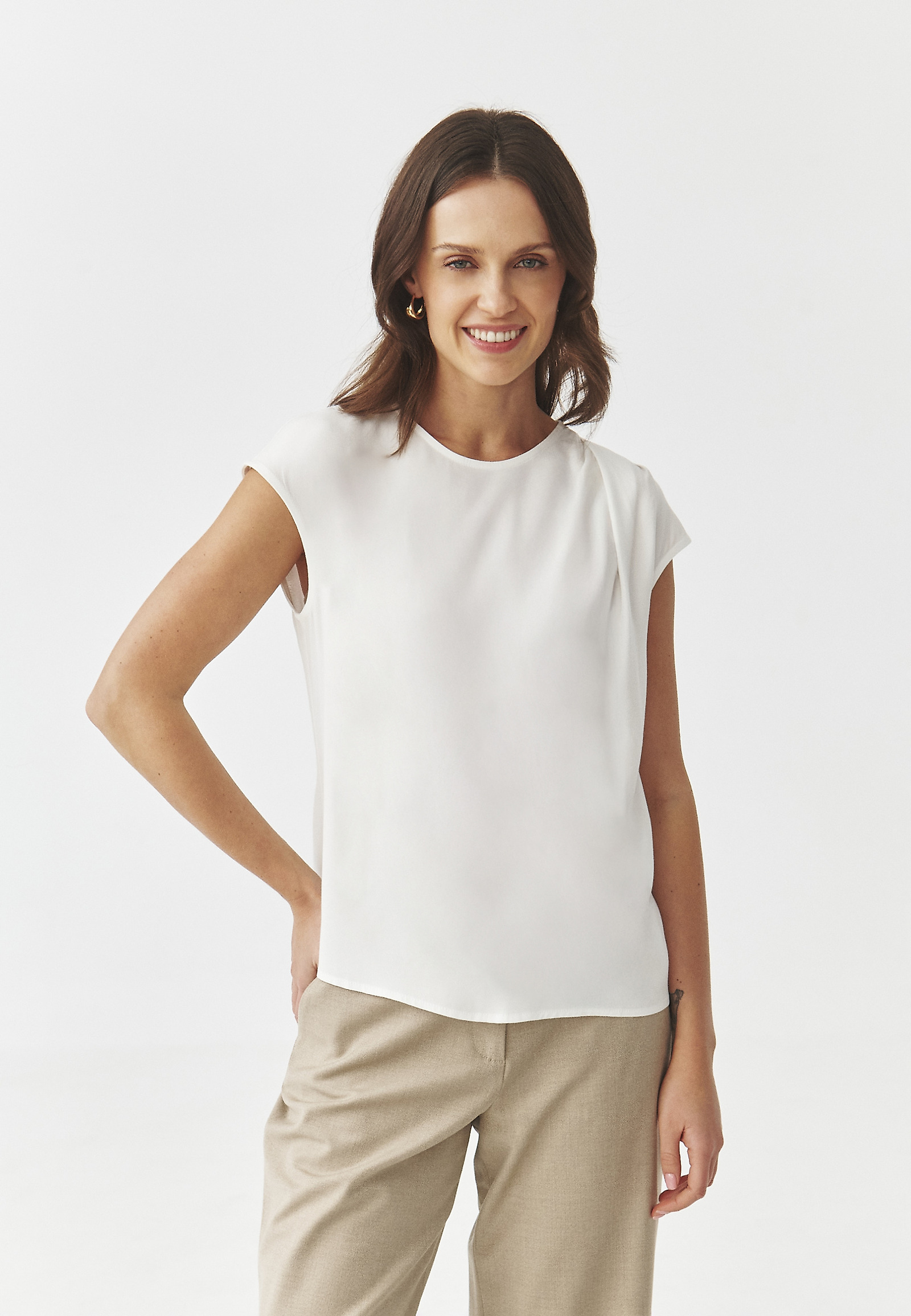 BLUZA IZ VISKOZE Z GUBAMI - ZIMO 1 BLUZA IZ VISKOZE Z GUBAMI - ZIMO 1 ECRU 107217
