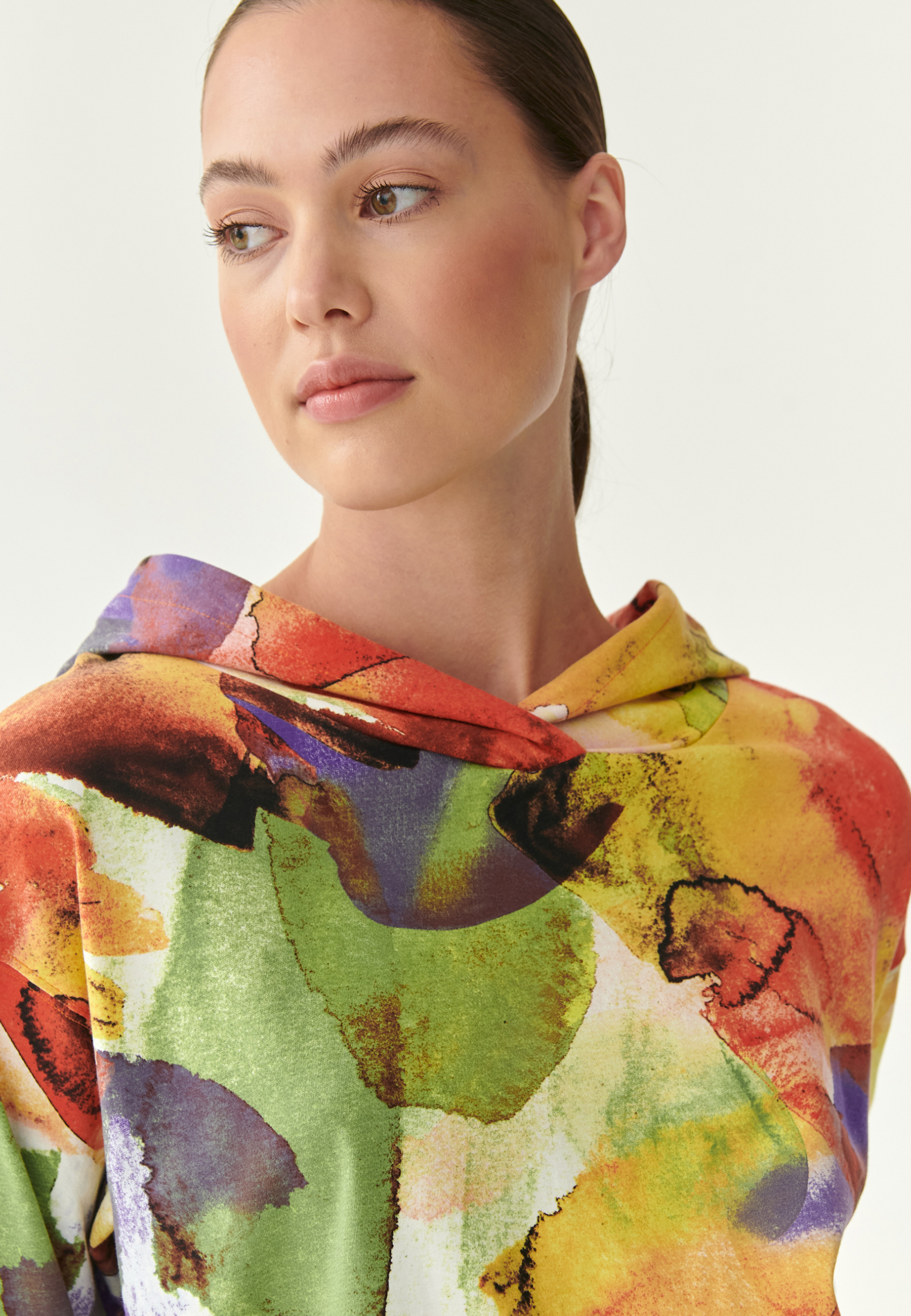 DAMSKA BLUZA Z KAPTUREM RTIKO