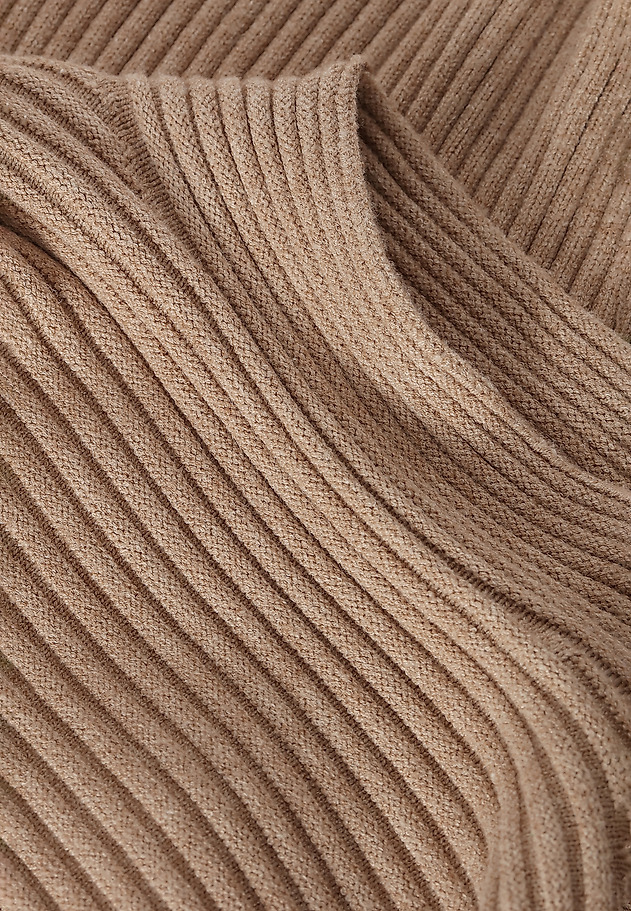 DÁMSKÝ SVETR SE SNÍŽENOU LINII NEROL DÁMSKÝ SVETR SE SNÍŽENOU LINII NEROL BÉŽOVÁ 6