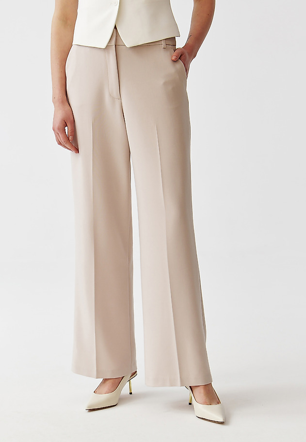 PANTALONI ELEGANȚI DE DAMĂ, DIN ȚESĂTURĂ, CU CRAC LARG - ZARIANA 1 PANTALONI ELEGANȚI DE DAMĂ, DIN ȚESĂTURĂ, CU CRAC LARG - ZARIANA 1 BEJ 2