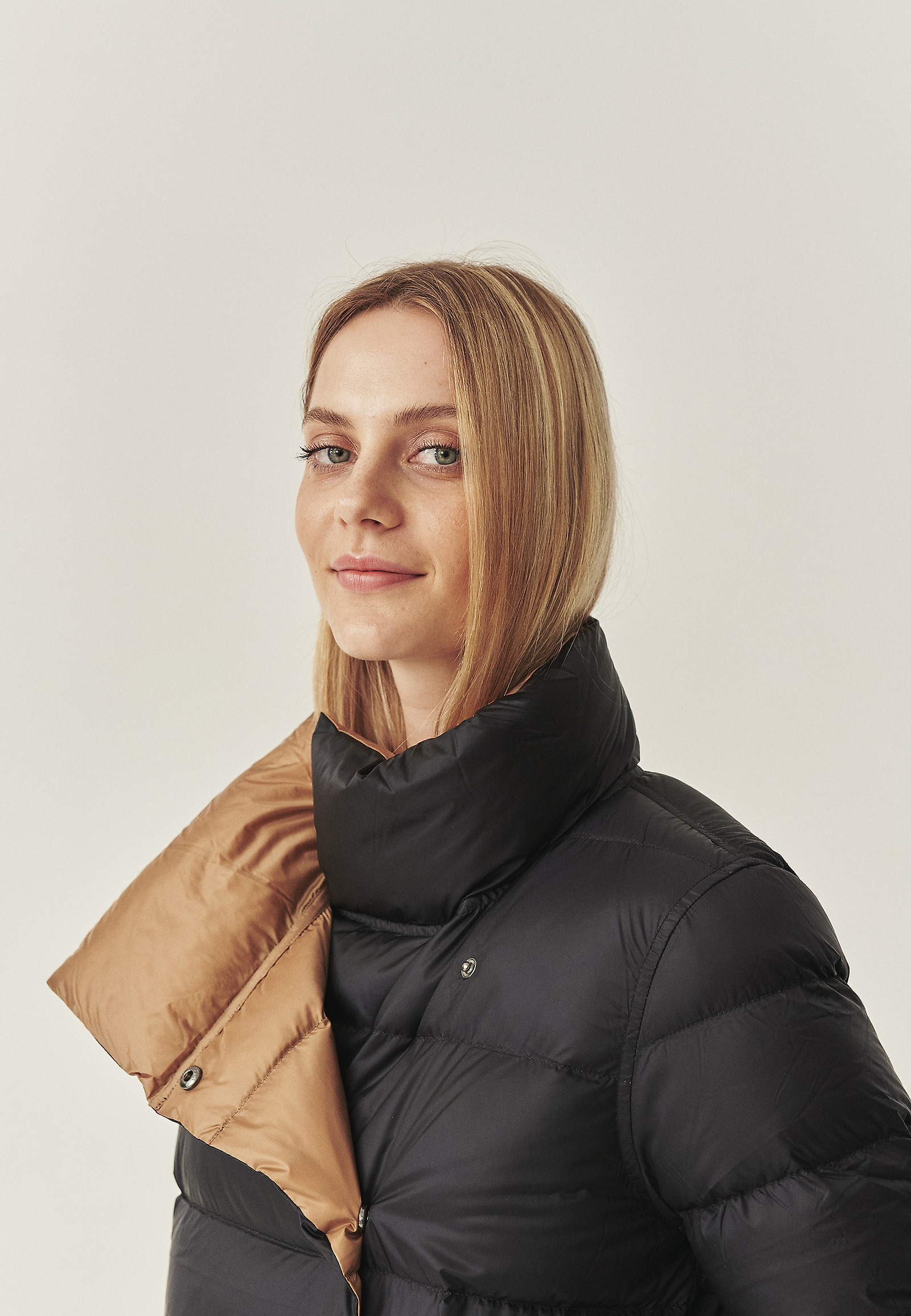 DOWN COAT WITH STAND-UP COLLAR - AKO DOWN COAT WITH STAND-UP COLLAR - AKO BLACK 114964