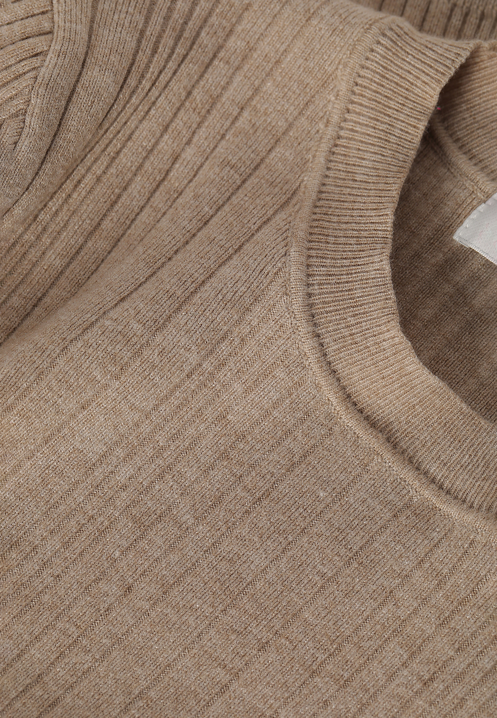 DÁMSKÝ UPNUTÝ PRUHOVANÝ SVETR ANCA DÁMSKÝ UPNUTÝ PRUHOVANÝ SVETR ANCA BÉŽOVÁ 91081