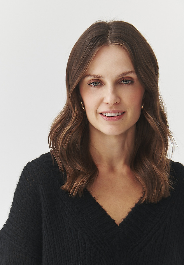 OVERSIZOWY SWETER Z WEŁNĄ I MOHERERM — DAHLIA OVERSIZOWY SWETER Z WEŁNĄ I MOHERERM — DAHLIA CZARNY 9