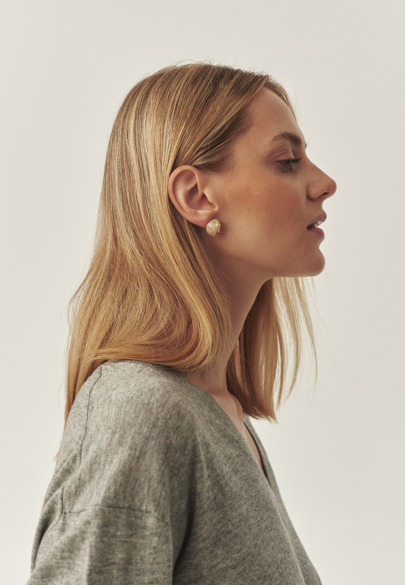 DELICATE RESIN EARRINGS - EDDALIANO DELICATE RESIN EARRINGS - EDDALIANO BEIGE 115891