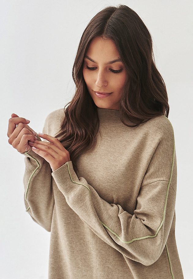 LOOSE-FITTING KNITTED DRESS WITH BOAT NECKLINE - CORA LOOSE-FITTING KNITTED DRESS WITH BOAT NECKLINE - CORA BEŻOWY 5