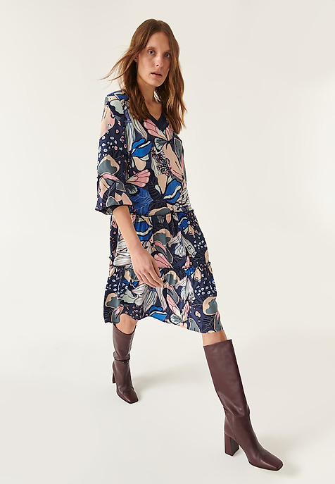 VOLNÉ ŠATY S POTISKEM EMRAMI VÍCEBAREVNÝ 2