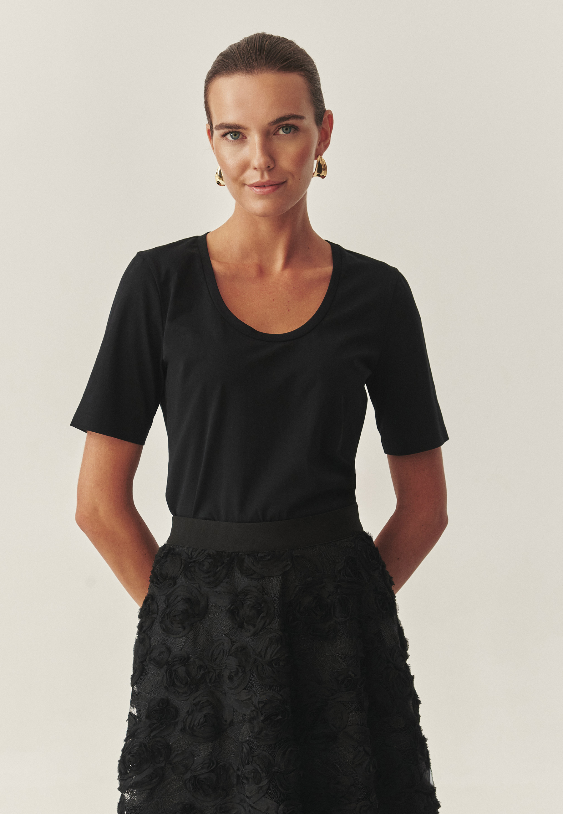 KLASYCZNA BLUZKA Z BAWEŁNĄ - ROFINA CZARNY 2