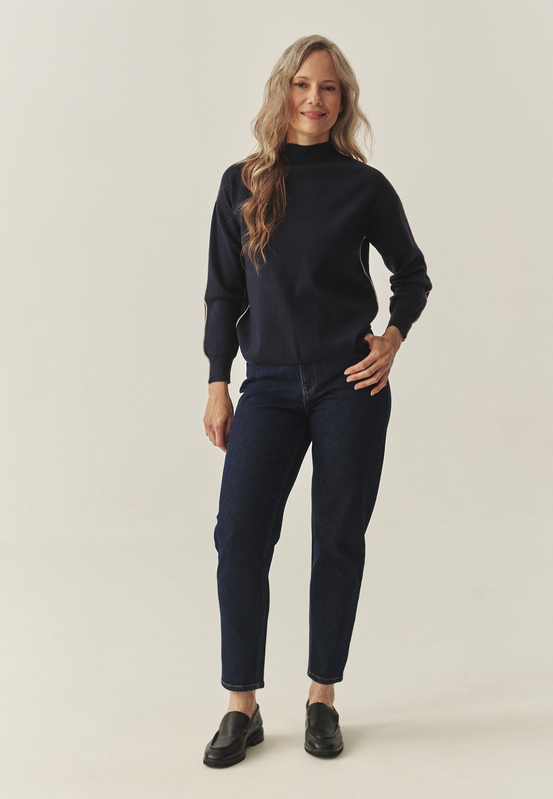 PULOVER DE DAMĂ CU DECOLTEU TIP BĂRCUȚĂ ȘI TIV DECORATIV - CORALINE BLEUMARIN 2