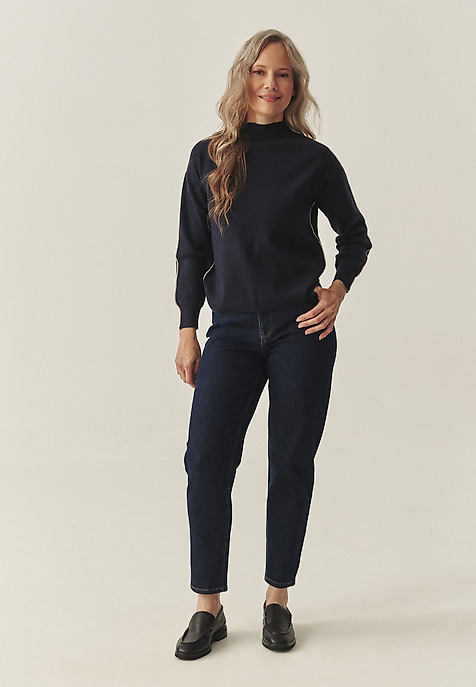 LADIES' SWEATER WITH A BOAT NECKLINE AND DECORATIVE PIPING - CORALINE NAVY BLUE 2