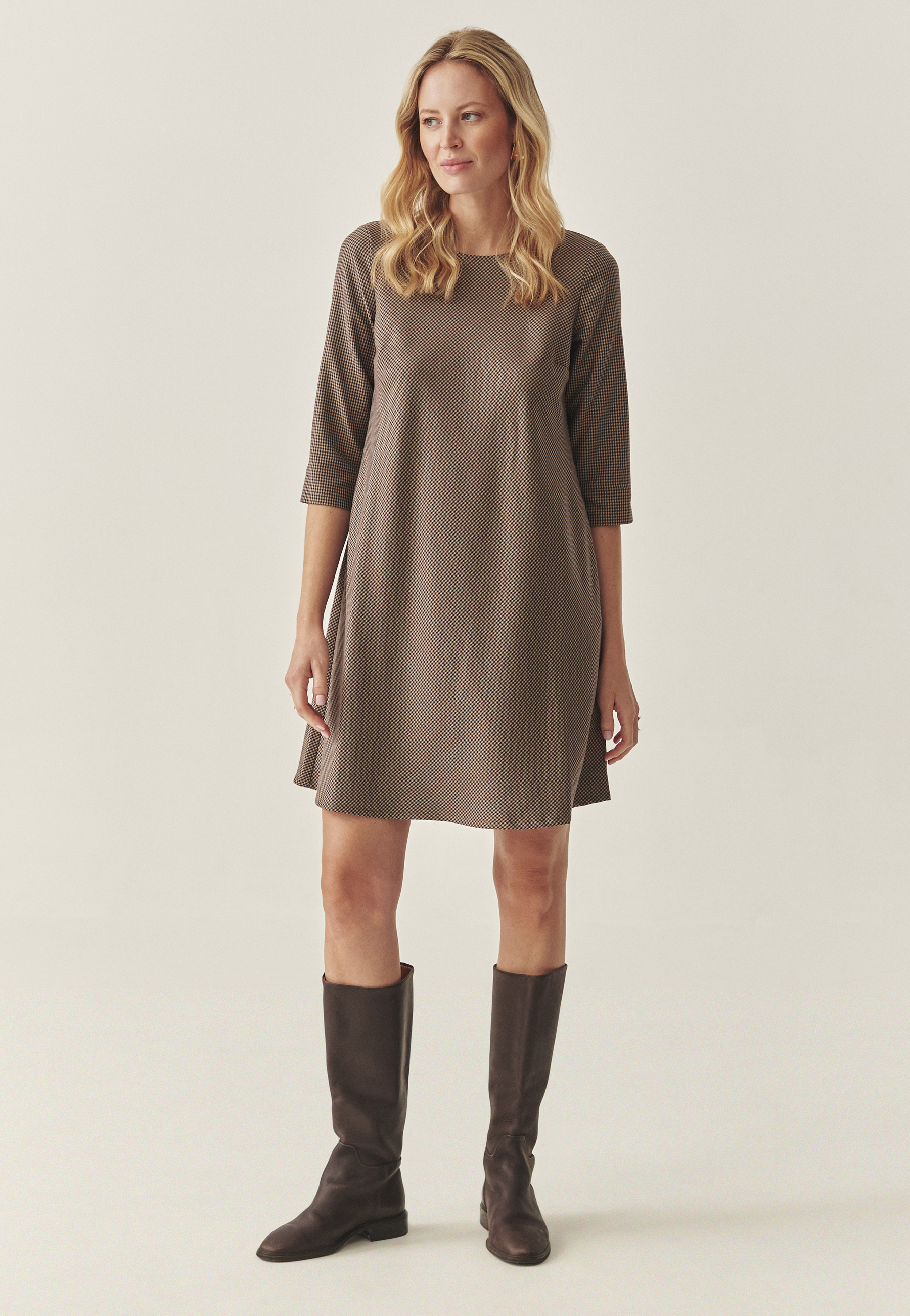 OBLEKA V HOUNDSTOOTH - GRACY VEČBARVNA 2