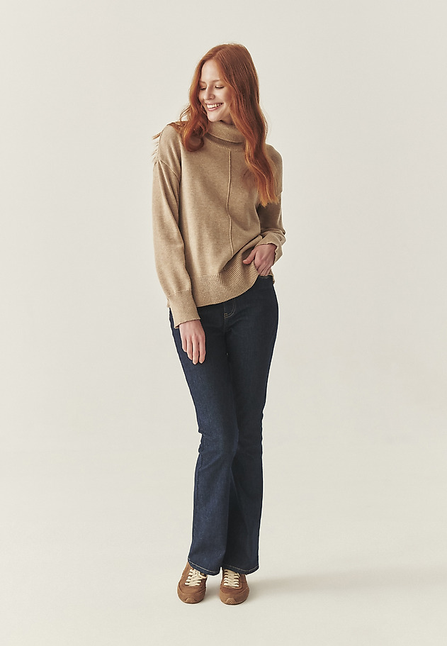 LOOSE TURTLE NECK JUMPER - AKEMI LOOSE TURTLE NECK JUMPER - AKEMI BEIGE 1