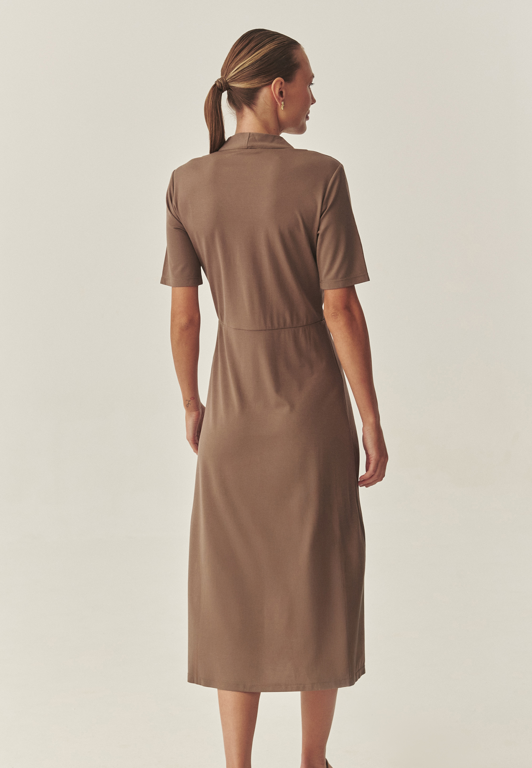 ROCHIE TRICOTATĂ, CU DECOLTEU TIP PLIC - JOE BEJ 2