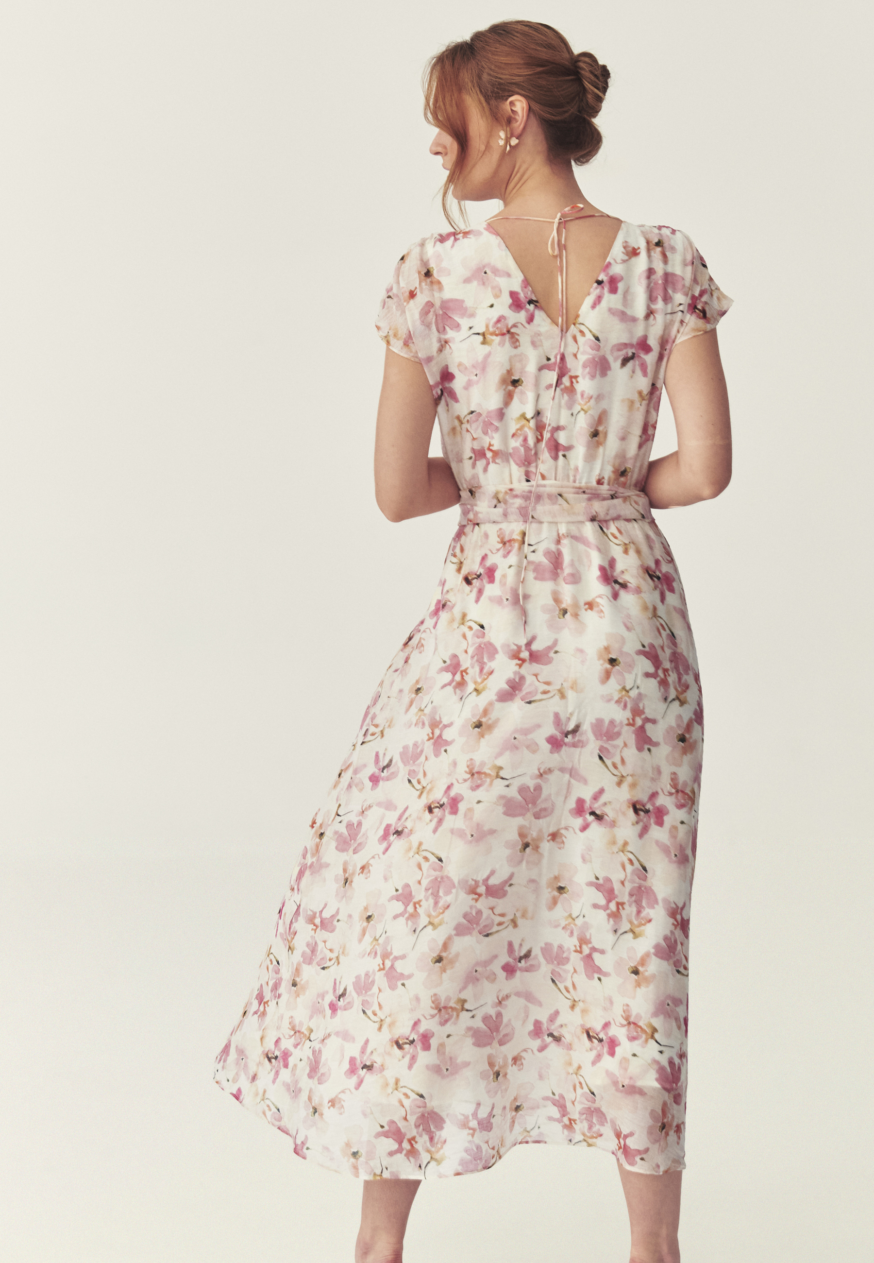 RÝCHLA ŠATY V KVIETOCH - SALINNA BIELA 2