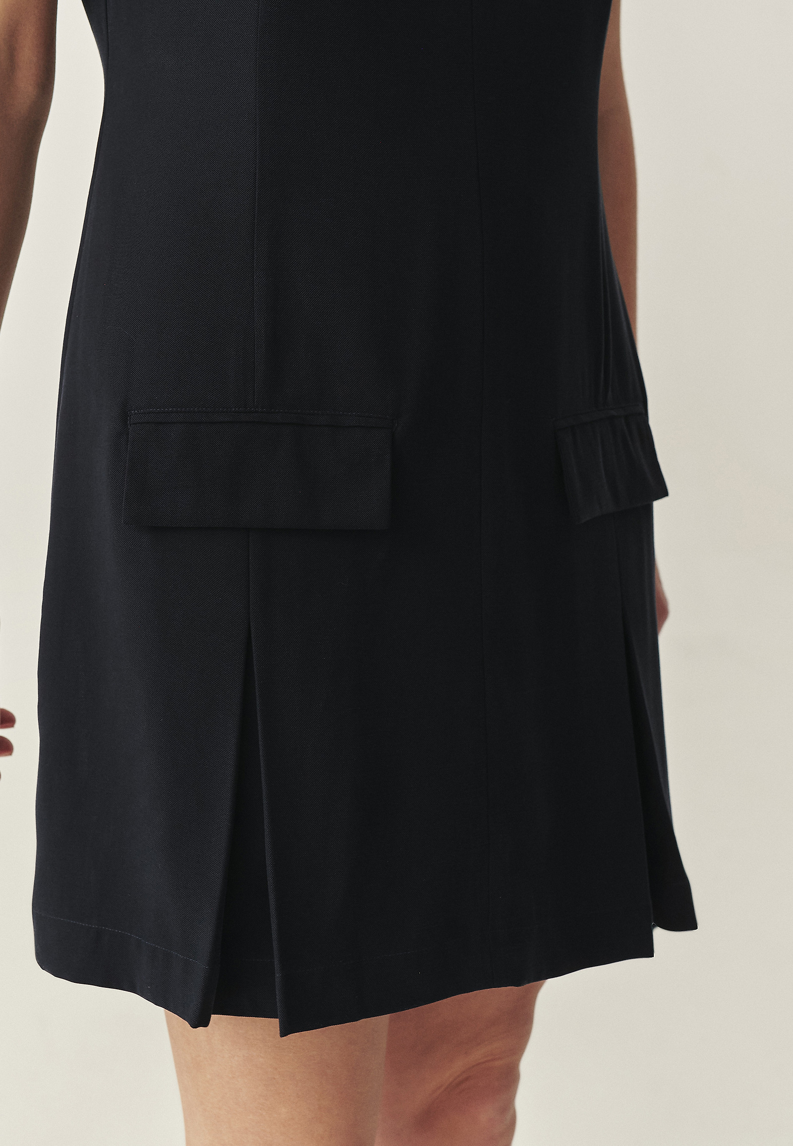 ROCHIE SCURTĂ DIN VISCOZĂ - PETRI CZ ROCHIE SCURTĂ DIN VISCOZĂ - PETRI CZ BLEUMARIN 114489