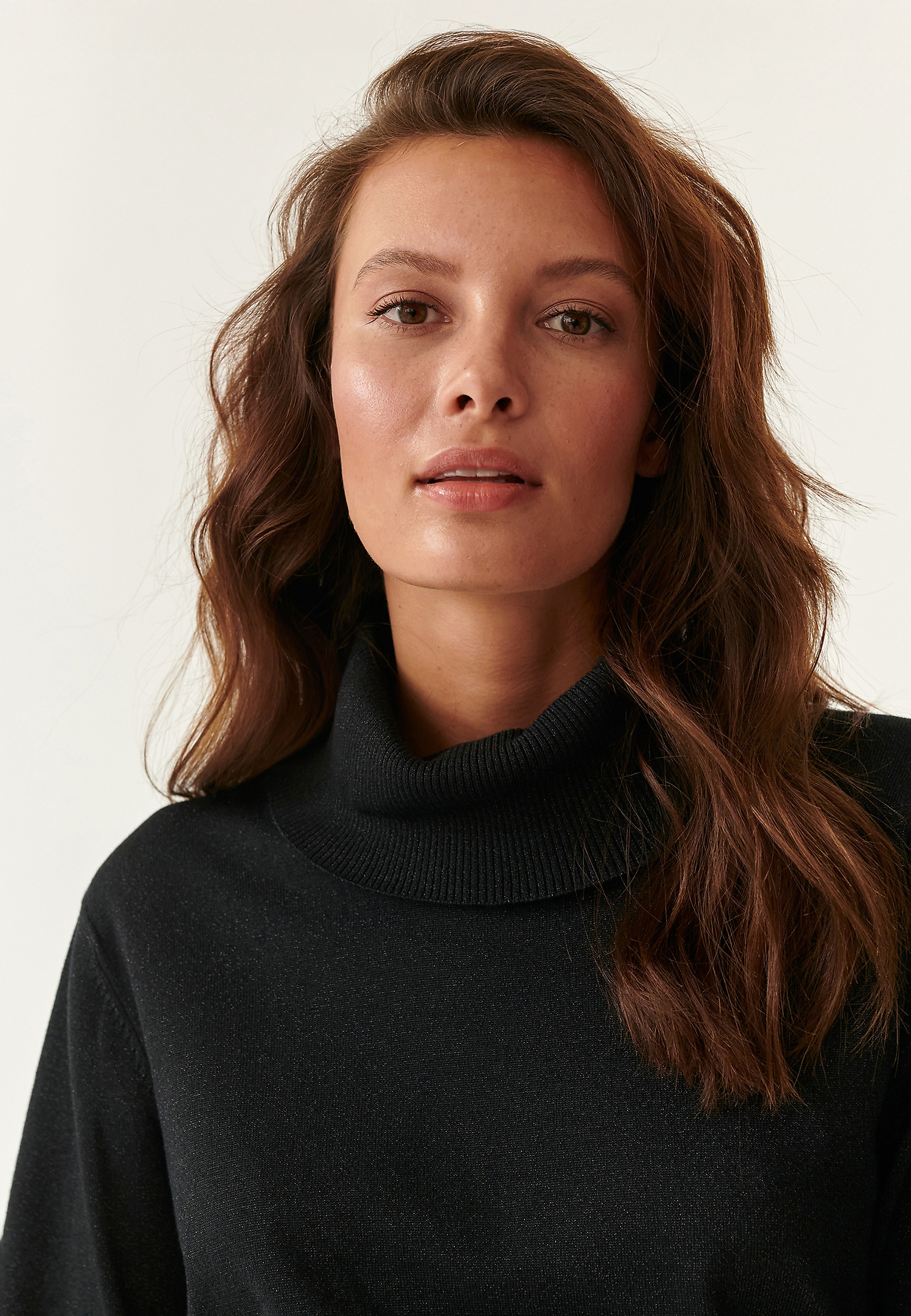 LADIES' TURTLENECK BLOUSE WITH LUREX SARNA LADIES' TURTLENECK BLOUSE WITH LUREX SARNA BLACK 83322