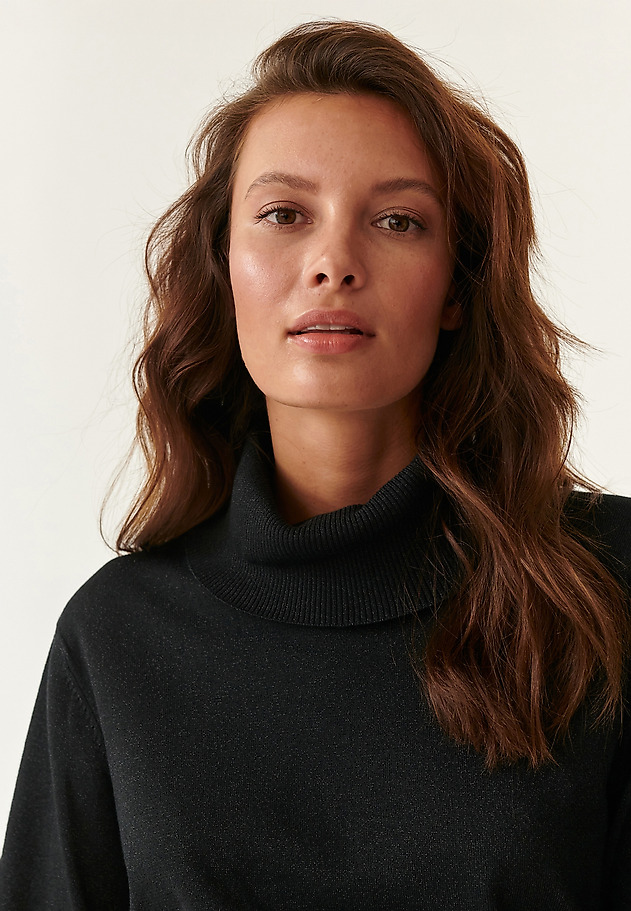 LADIES' TURTLENECK BLOUSE WITH LUREX SARNA LADIES' TURTLENECK BLOUSE WITH LUREX SARNA BLACK 1