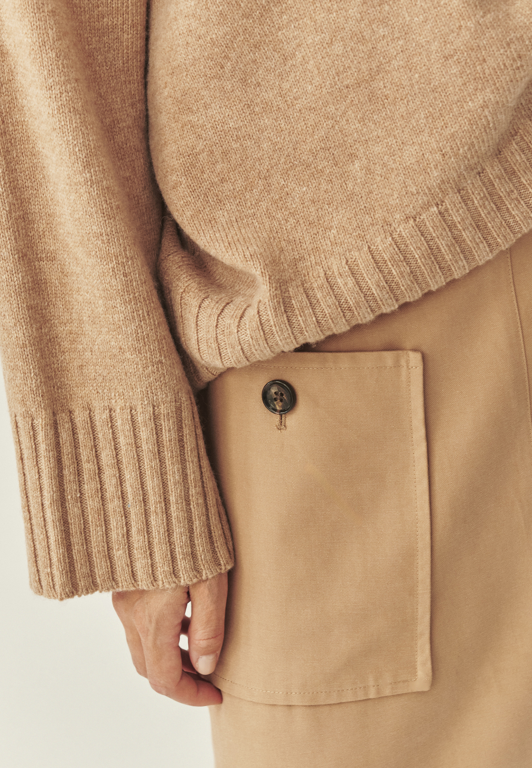 ROZKLOSZOWANA SPÓDNICA Z DUŻYMI KIESZENIAMI - LONG ISLAND BEŻOWY 2