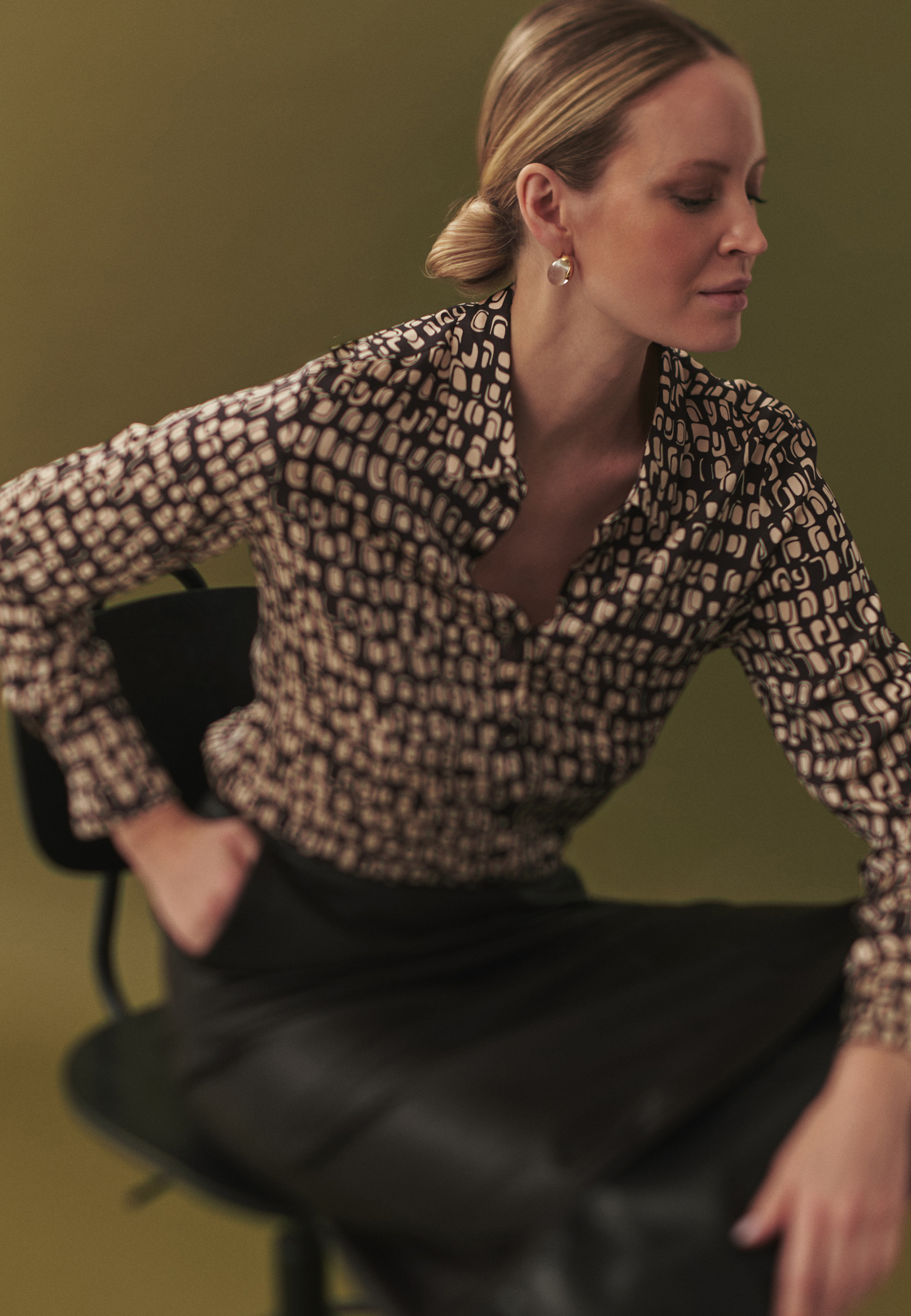 SPÓDNICA MIDI Z IMITACJI SKÓRY - SANO BRĄZOWY 2