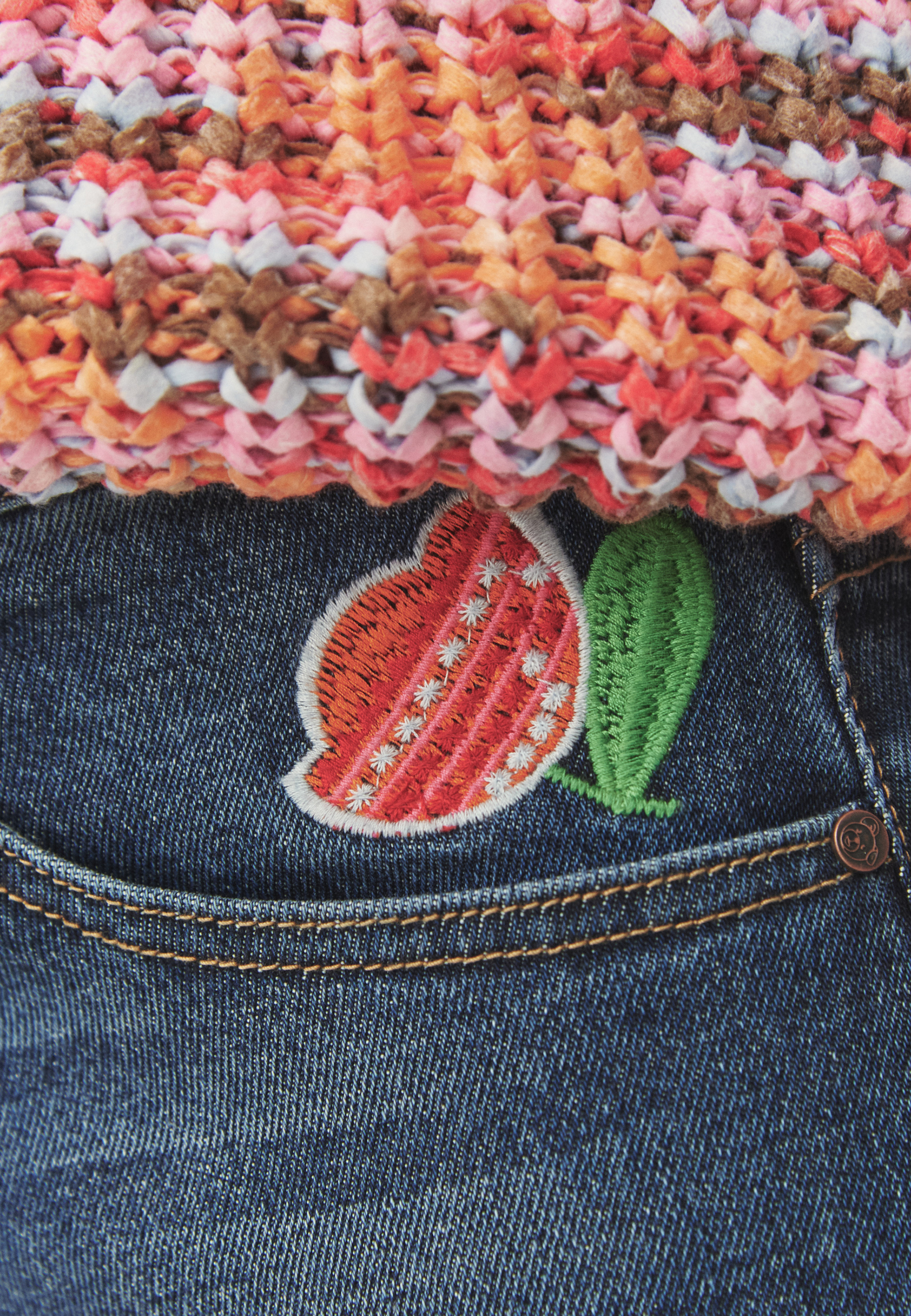 DŽÍNSY S VÝŠIVKOU - MISKO 1