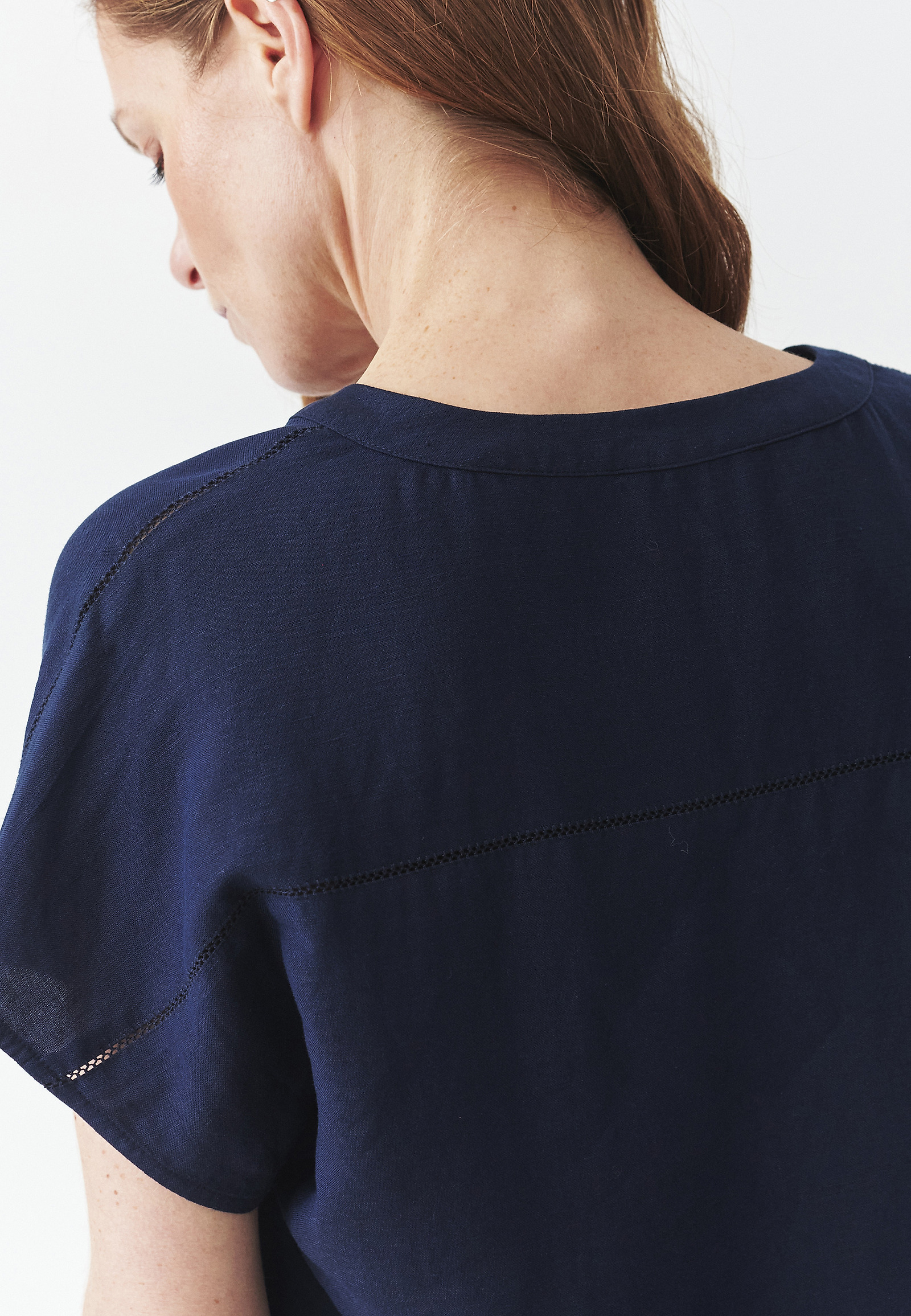 BLUZA IZ LINA IN VISKOZE - SARAKINO BLUZA IZ LINA IN VISKOZE - SARAKINO MODRA 109322
