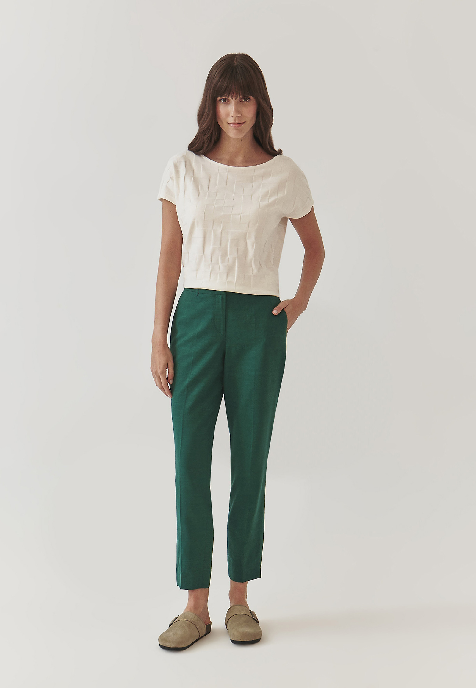 LADIES’ TROUSERS WITH SLITS ON THE LEG - KOLIA 2 LADIES’ TROUSERS WITH SLITS ON THE LEG - KOLIA 2 GREEN 98843
