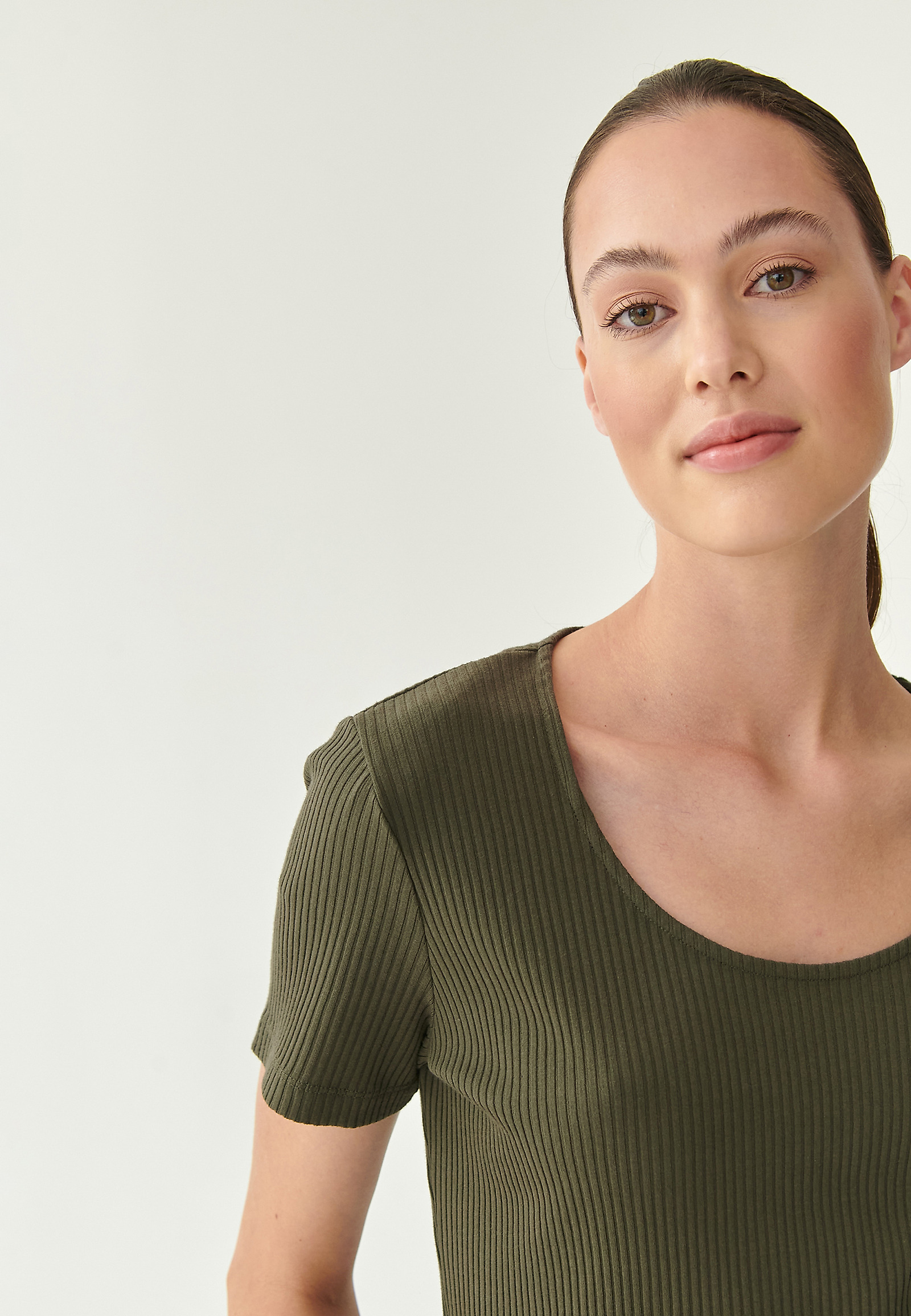 PROSTA BLUZKA DAMSKA FILOMI PROSTA BLUZKA DAMSKA FILOMI KHAKI 80926