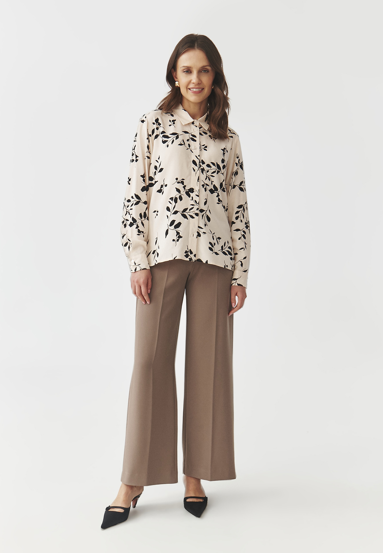 WISKOZOWA KOSZULA DAMSKA W ROŚLINNY WZÓR — BASIL WISKOZOWA KOSZULA DAMSKA W ROŚLINNY WZÓR — BASIL MULTIKOLOR 107251