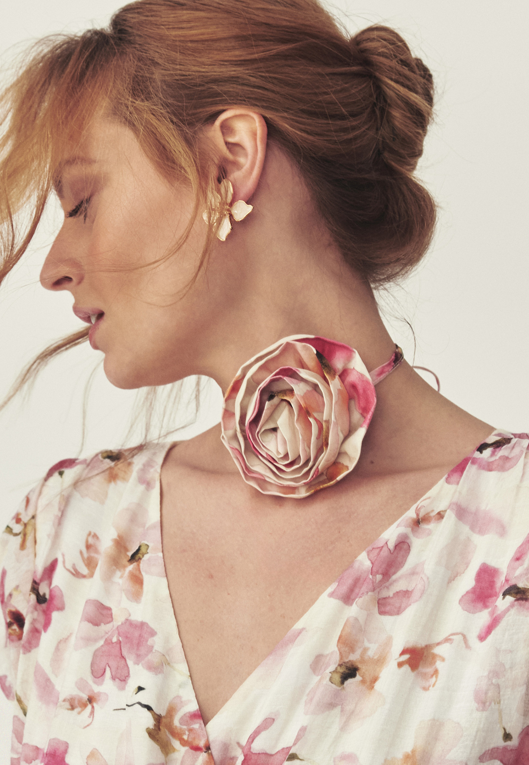 NÁUŠNICE S KVĚTINOVÝM MOTIVEM – REGI VÍCEBAREVNÝ 2