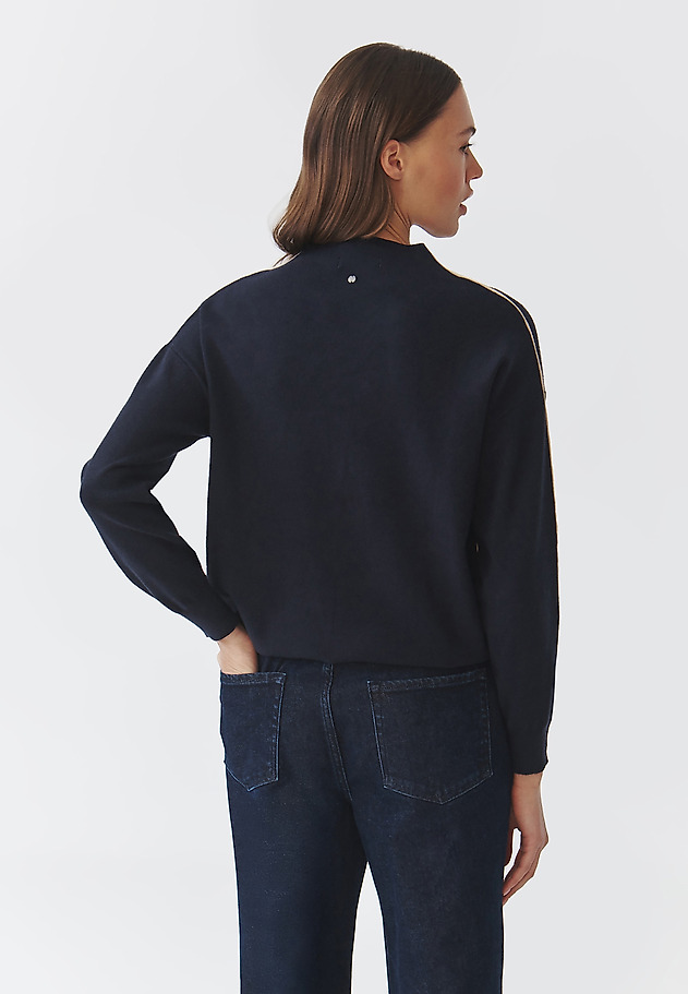 LADIES' SWEATER WITH A BOAT NECKLINE AND DECORATIVE PIPING - CORALINE LADIES' SWEATER WITH A BOAT NECKLINE AND DECORATIVE PIPING - CORALINE GRANATOWY 3