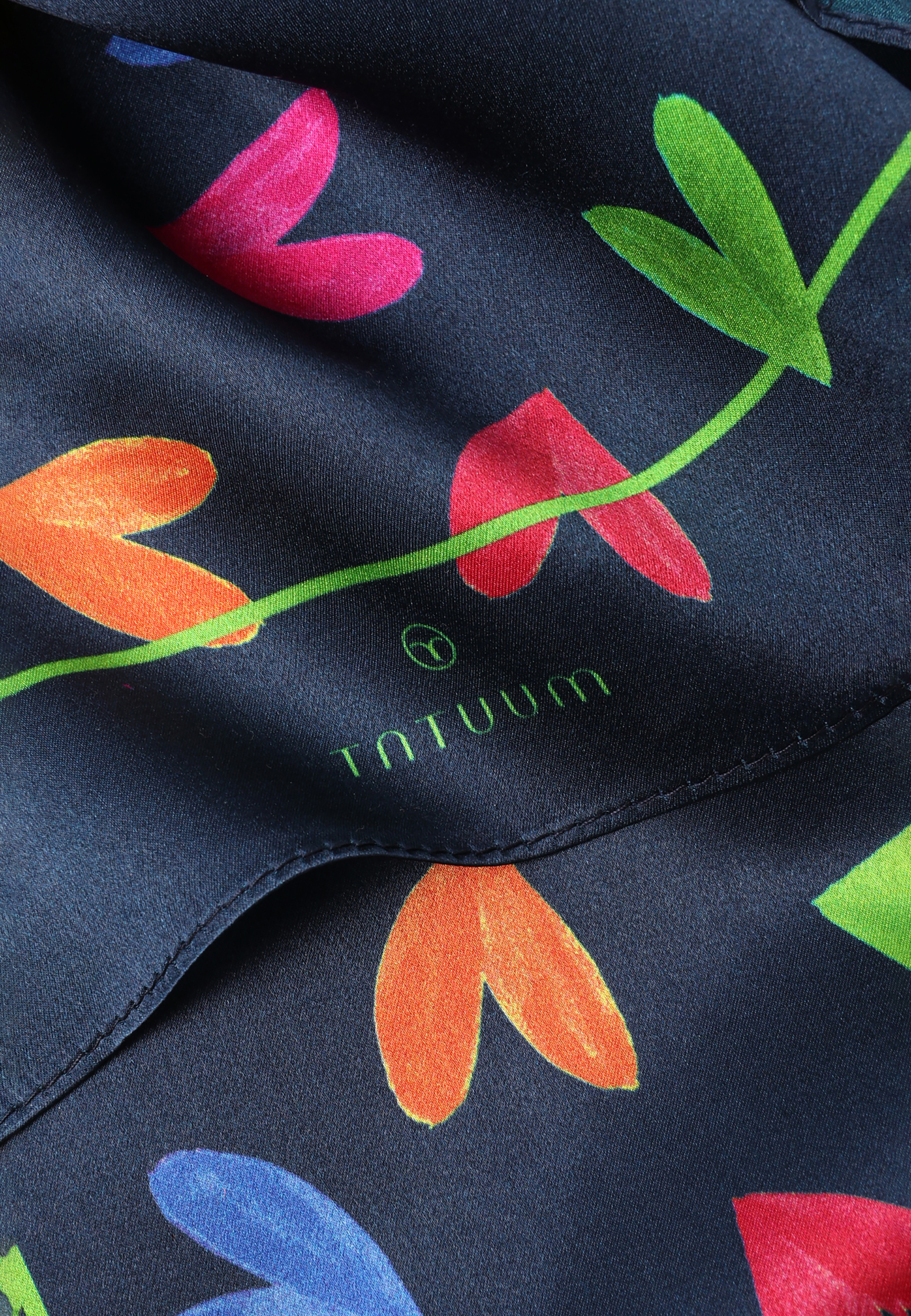 DÁMSKA HODVÁBNA ŠATKA LOVI