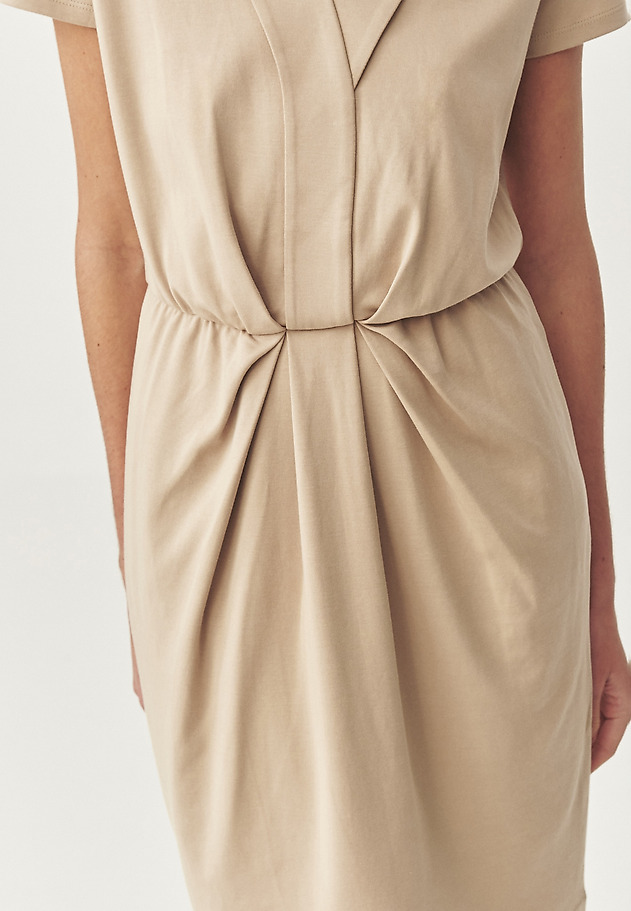 LEŽÉRNE ŠATY Z POHODLNÉHO ÚPLETU - INOKI LEŽÉRNE ŠATY Z POHODLNÉHO ÚPLETU - INOKI BÉŽOVÁ 6