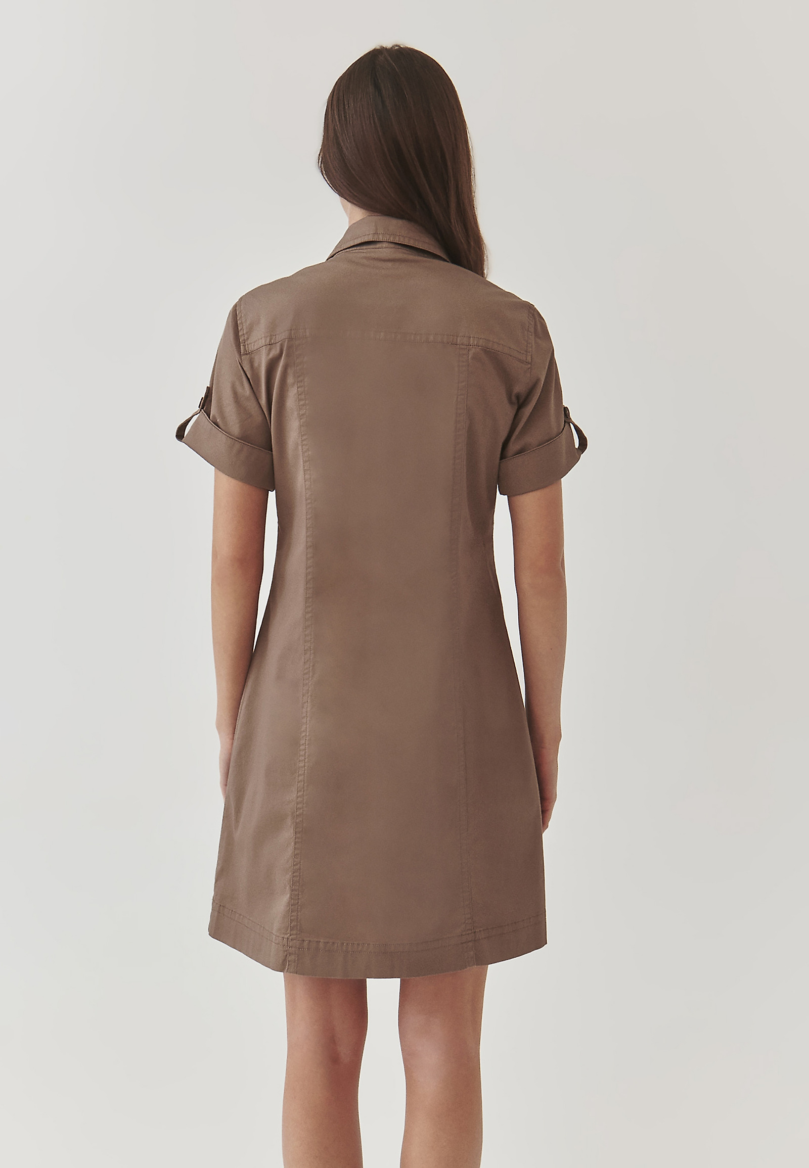 PLÁTĚNÉ KOŠILOVÉ ŠATY S VYHRNOVACÍMI RUKÁVY - SAPRITI PLÁTĚNÉ KOŠILOVÉ ŠATY S VYHRNOVACÍMI RUKÁVY - SAPRITI KHAKI 97063