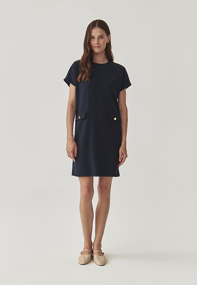 LADIES’ DRESS WITH DECORATIVE POCKETS - MENIRKO LADIES’ DRESS WITH DECORATIVE POCKETS - MENIRKO GRANATOWY 1