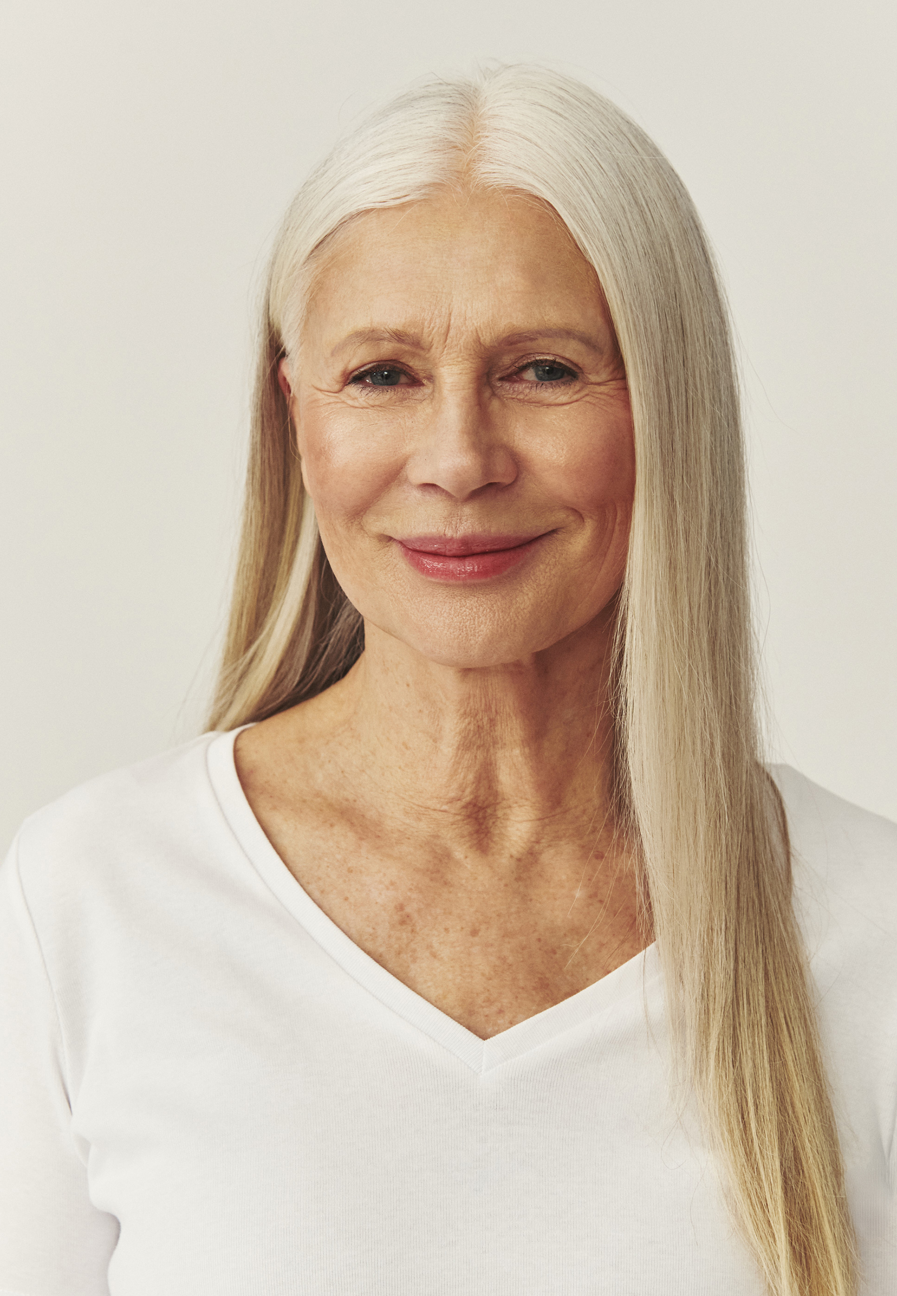 PŘILÉHAVÉ BAVLNĚNÉ TRIČKO – FINI