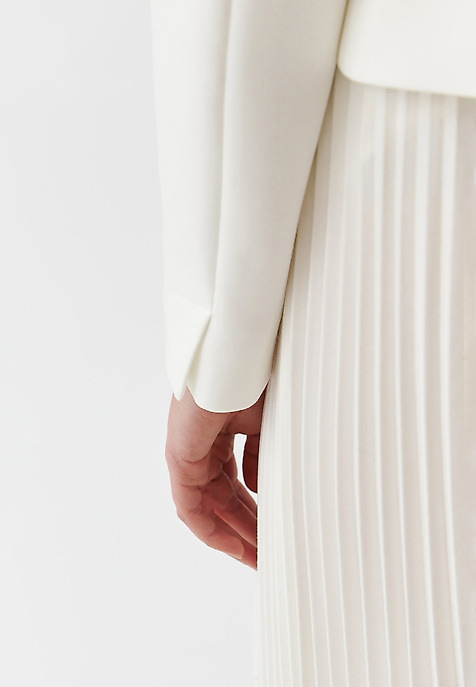 KRÁTKE TEXTILNÉ SAKO PLÁŠŤOVÉHO TYPU - MIRA ECRU 2