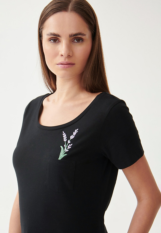 LADIES' T-SHIRT WITH A POCKET AND EMBROIDERY STENA LADIES' T-SHIRT WITH A POCKET AND EMBROIDERY STENA BLACK 1