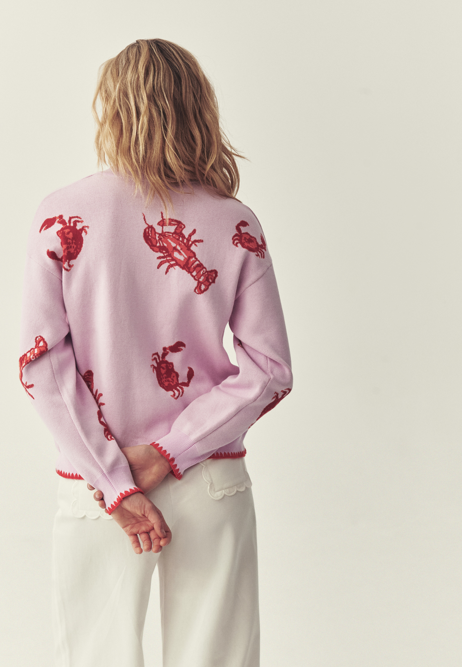 BAVLNĚNÝ SVETR S ORIGINÁLNÍM VZOREM – LANGOSTA