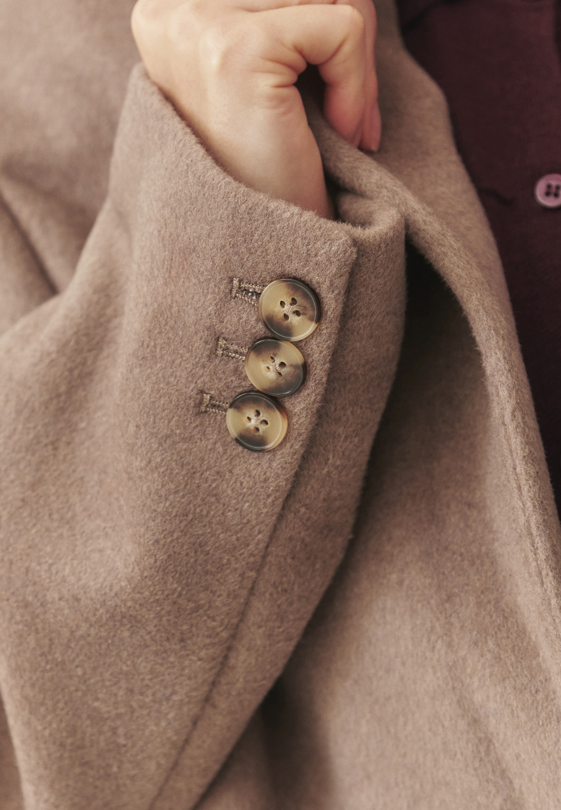 PALTON DE DAMĂ CU UN RÂND DE NASTURI CU BUZUNARE ÎNCĂPĂTOARE - MAWE BEJ 2