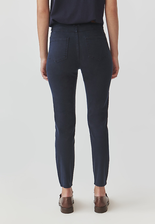 LADIES’ FITTED TROUSERS - ROMIKI 1 LADIES’ FITTED TROUSERS - ROMIKI 1 GRANATOWY 3