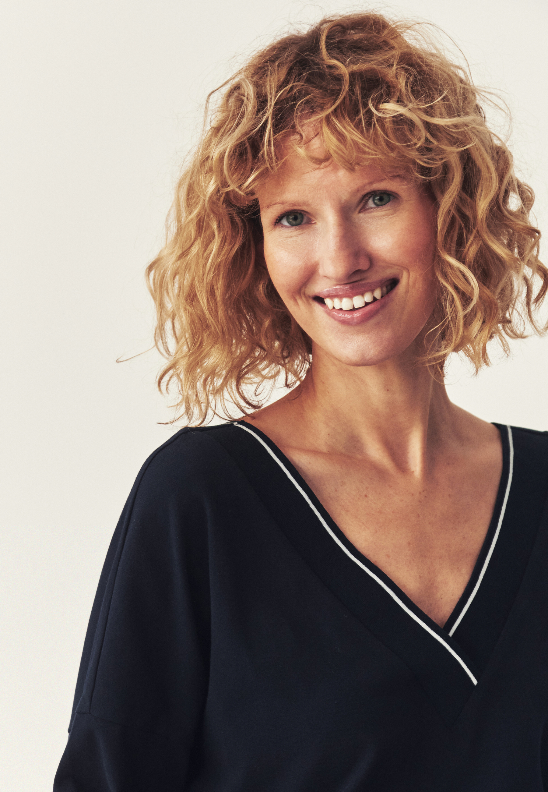 HANORAC LARG, CU BUMBAC - ANEKO